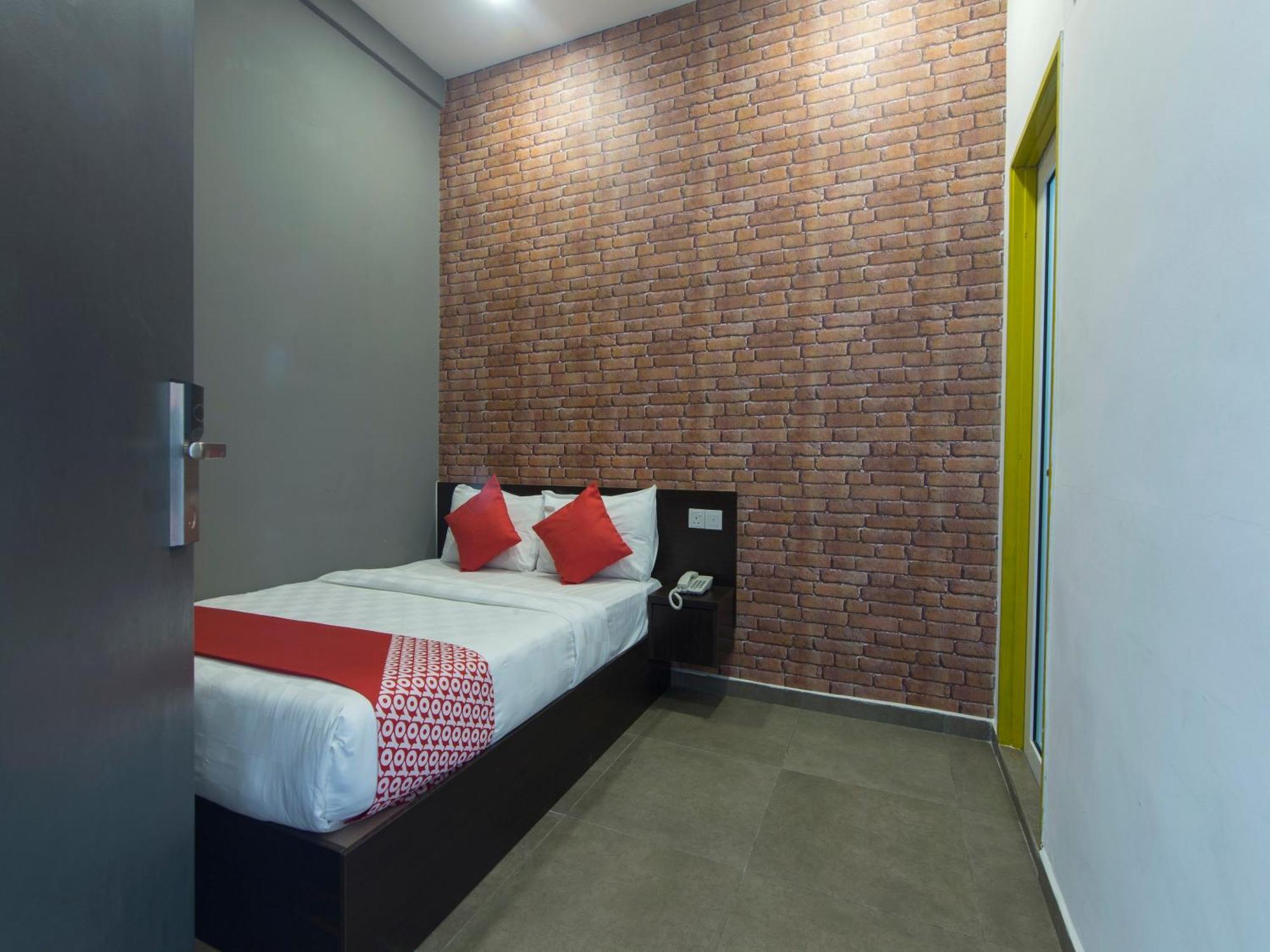 Oyo 876 Hotel Sanctuary Петалинг-Джая Экстерьер фото