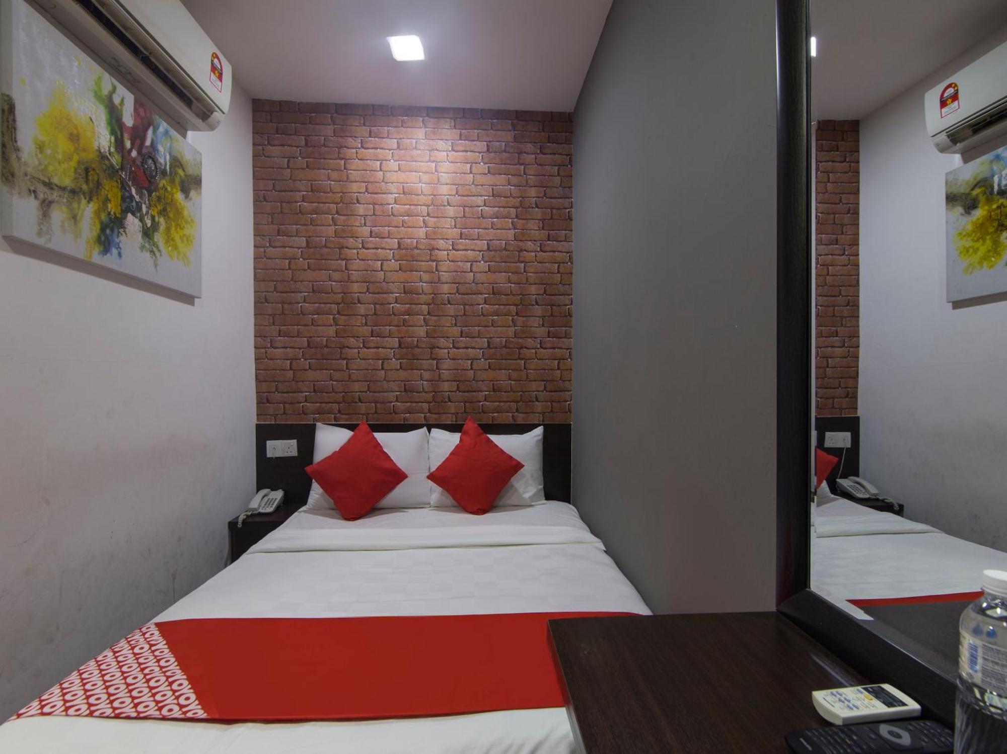 Oyo 876 Hotel Sanctuary Петалинг-Джая Экстерьер фото